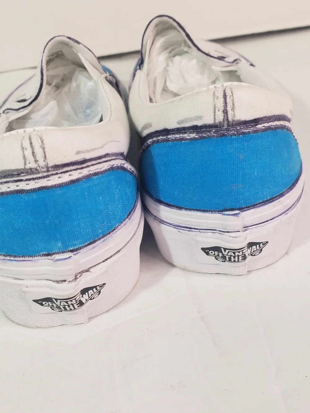 Vans Kids White Slip-On Sneakers with Yellow Sad Emoji and Blue Accents Sz: 3.5